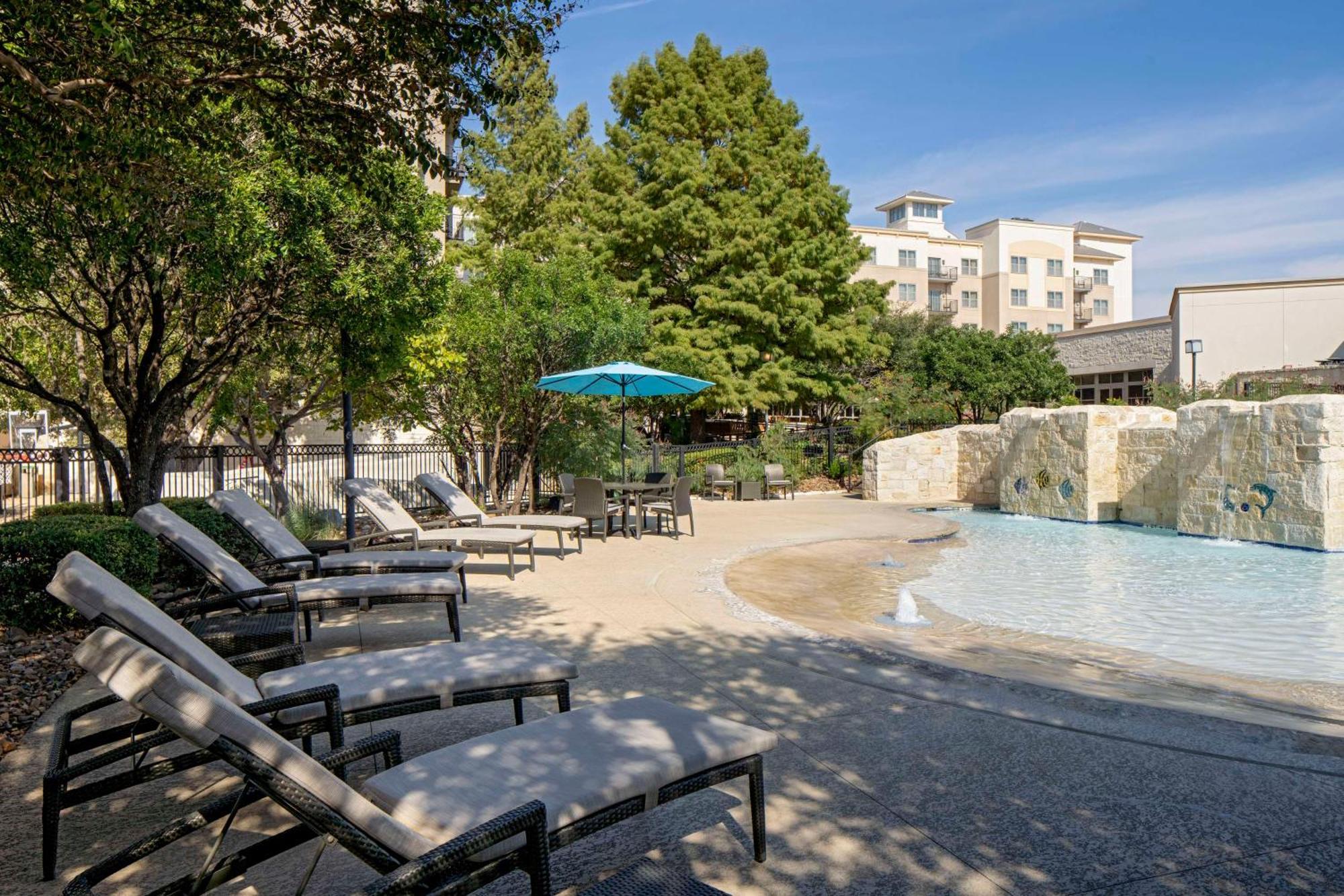 Hilton San Antonio Hill Country Hotel Exterior photo